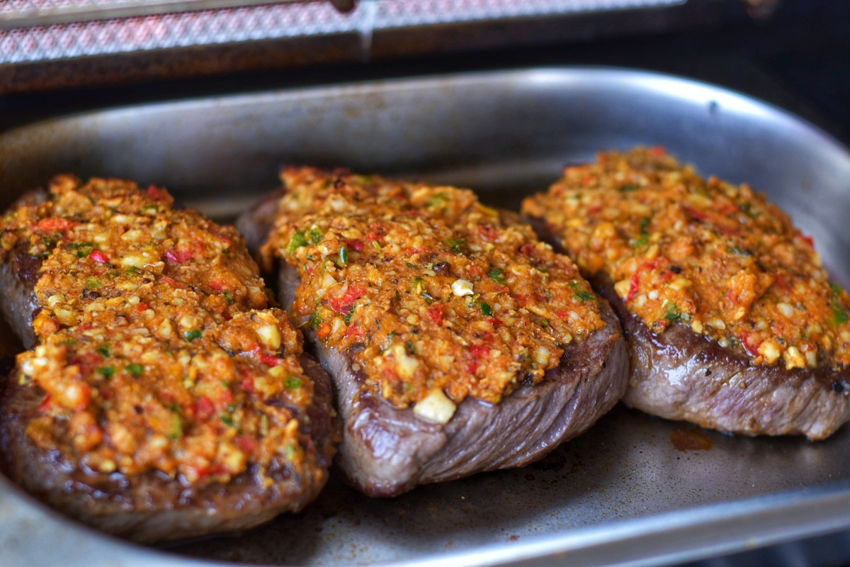 Rumpsteak mit Nuss-Paprika Kruste