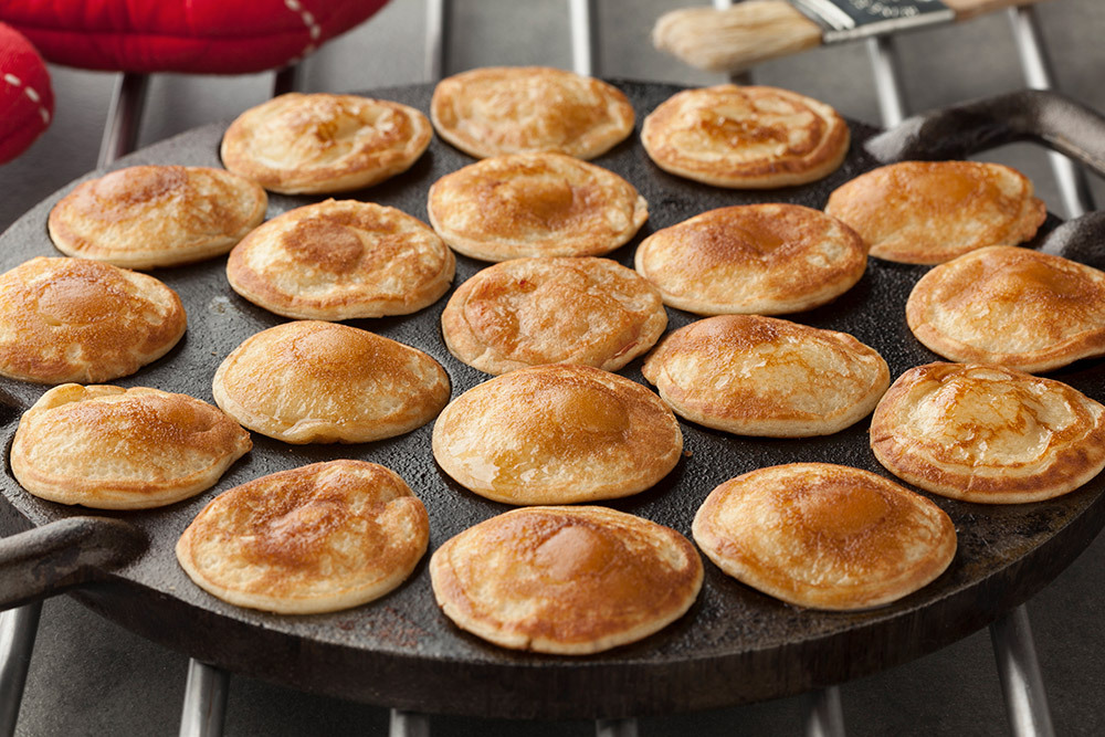 Poffertjes mit Hering und Rote Bete