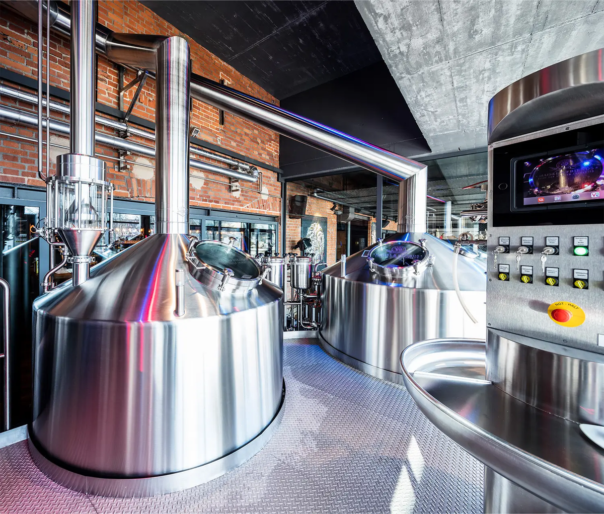 De moderne roestvrijstalen brouwketels van Maisel & Friends